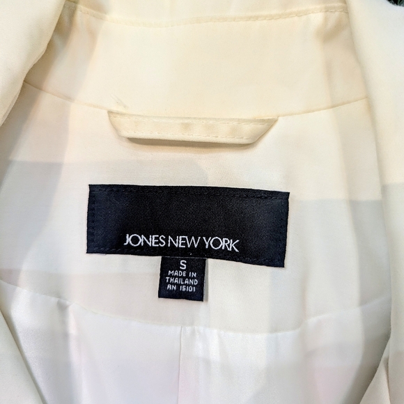 Jones New York Cream Jacket with Black Label Detail - Picture 2 of 4